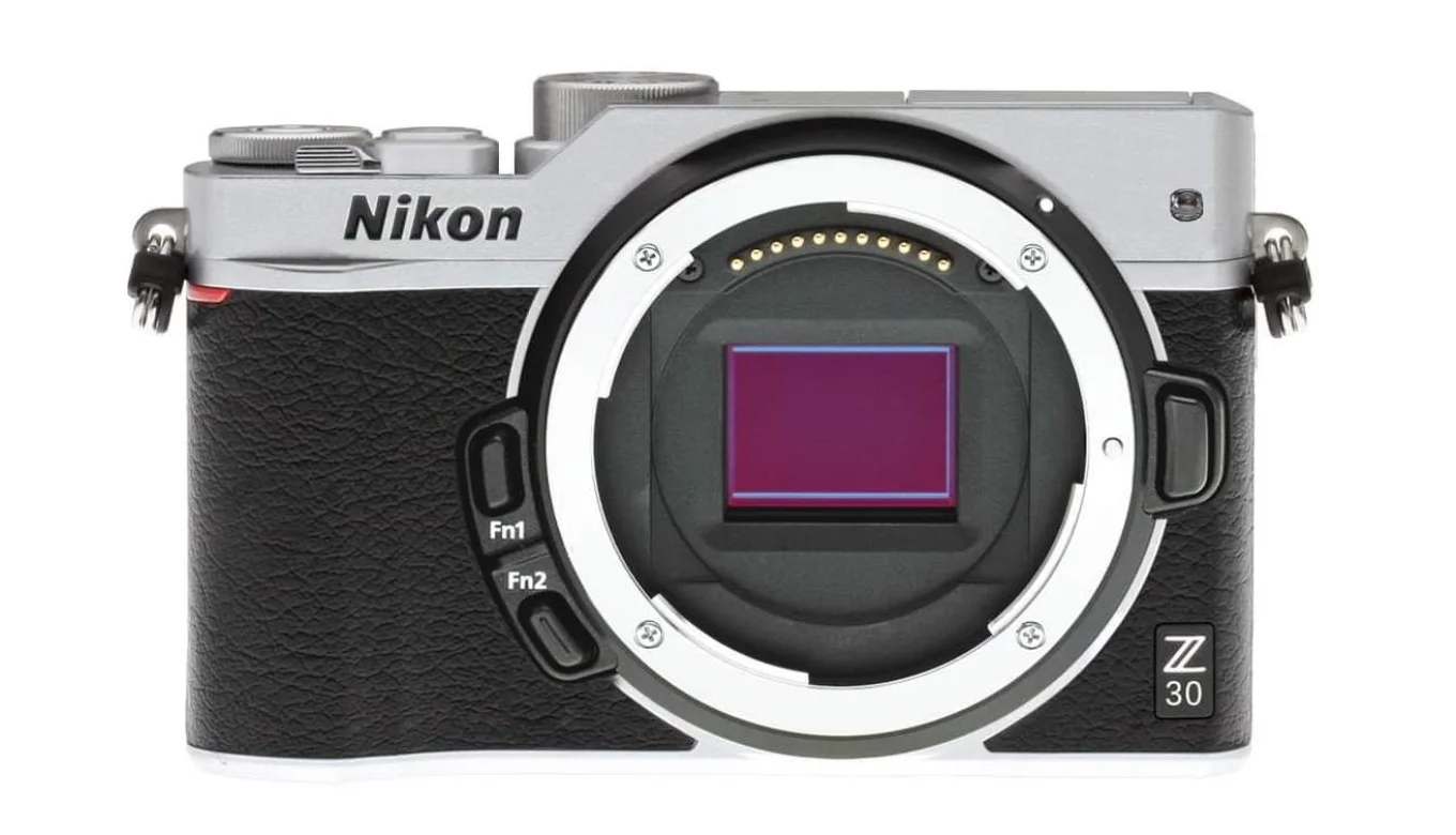 Nikon Z30は、クラシカルデザインのNikon Zfcとは別。今年後半か来年発売の可能性。