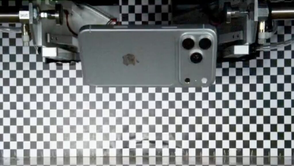 iPhone 18 Pro 機密情報流出｜新色ダークチェリー・A20 Pro・Dynamic Island縮小の真相